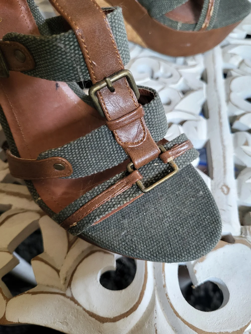 Women’s Strappy Platform Sandals
